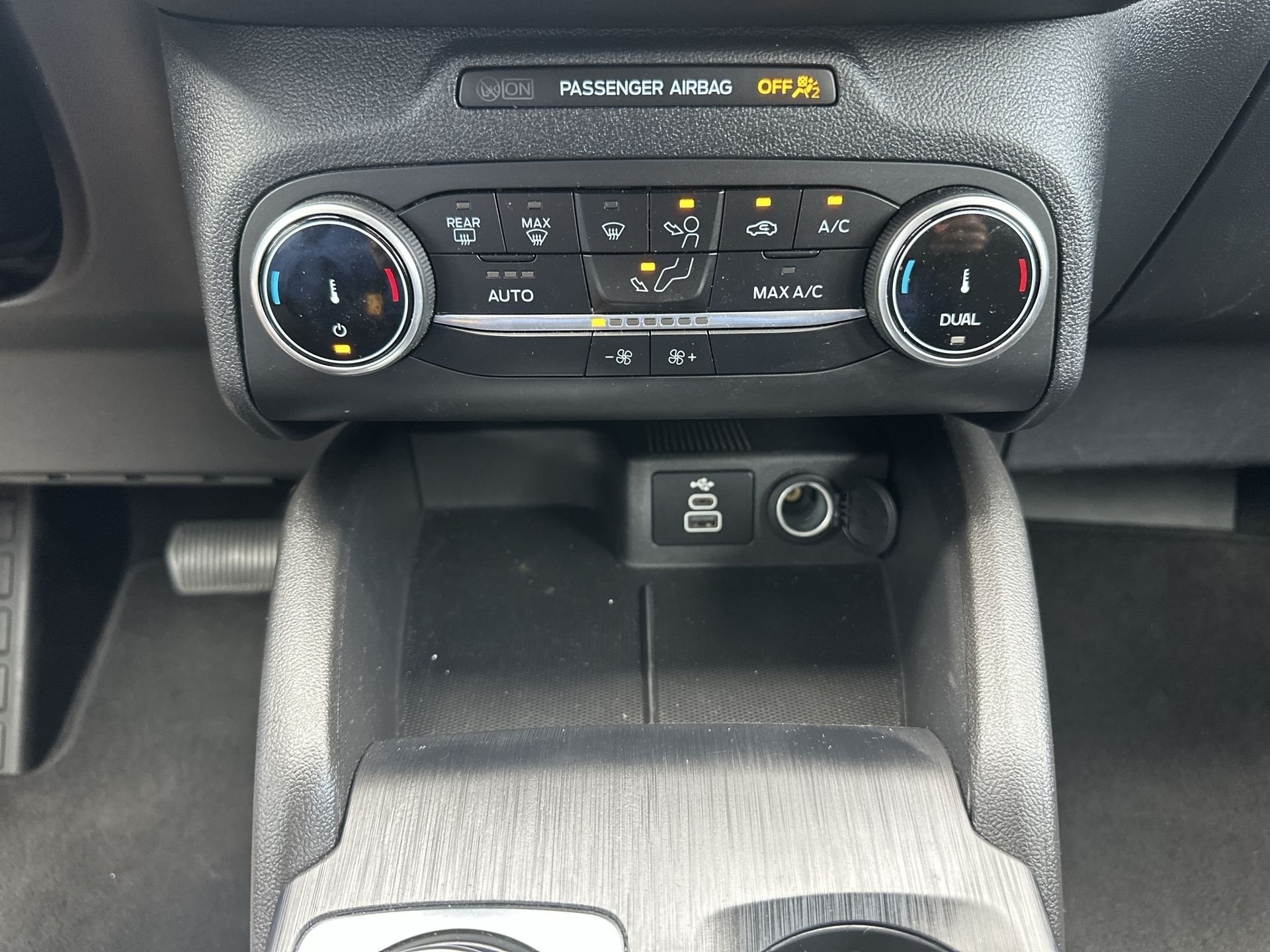 2025 Ford Escape ST-Line - Photo 34