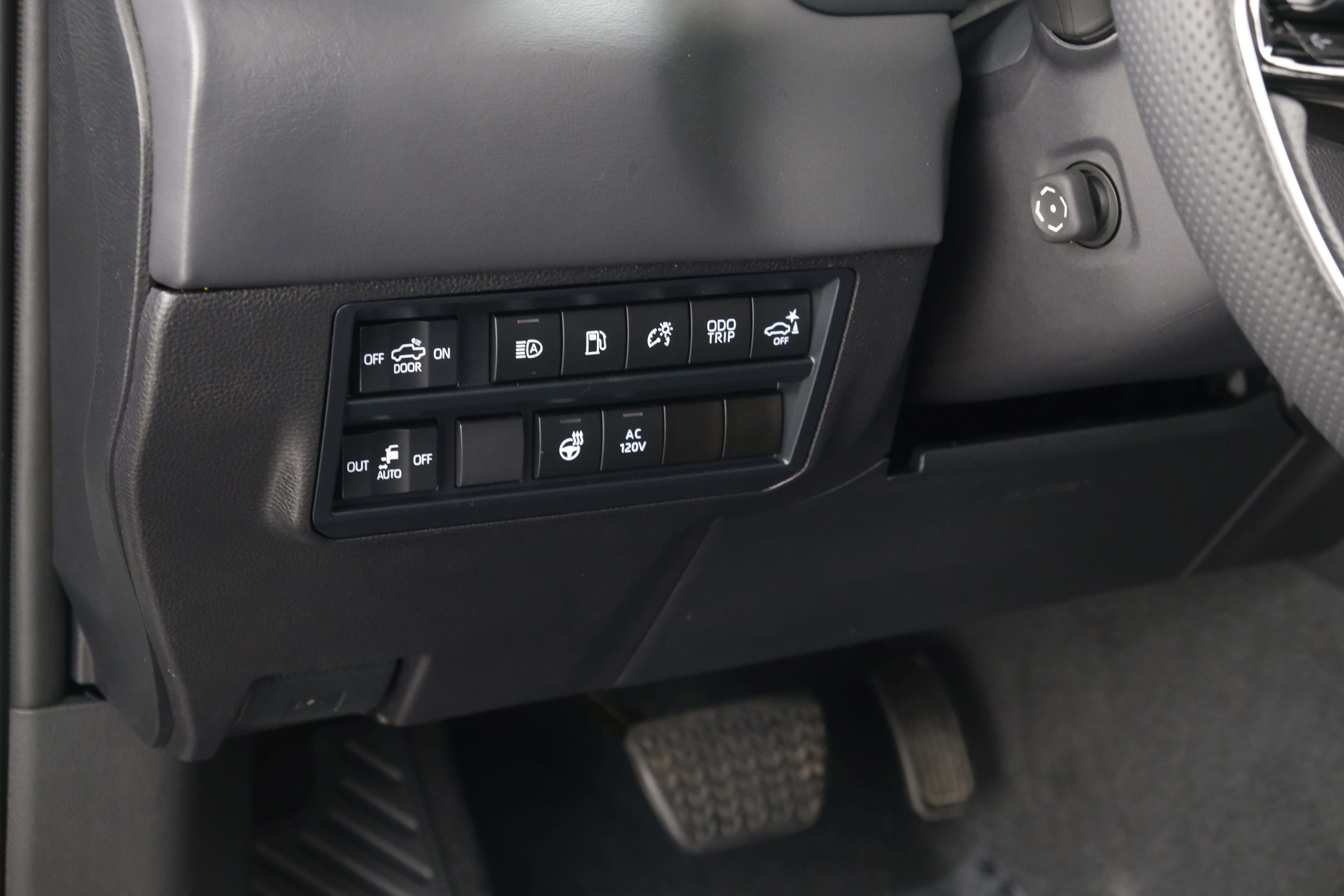 2025 Toyota Tundra Platinum - Photo 32