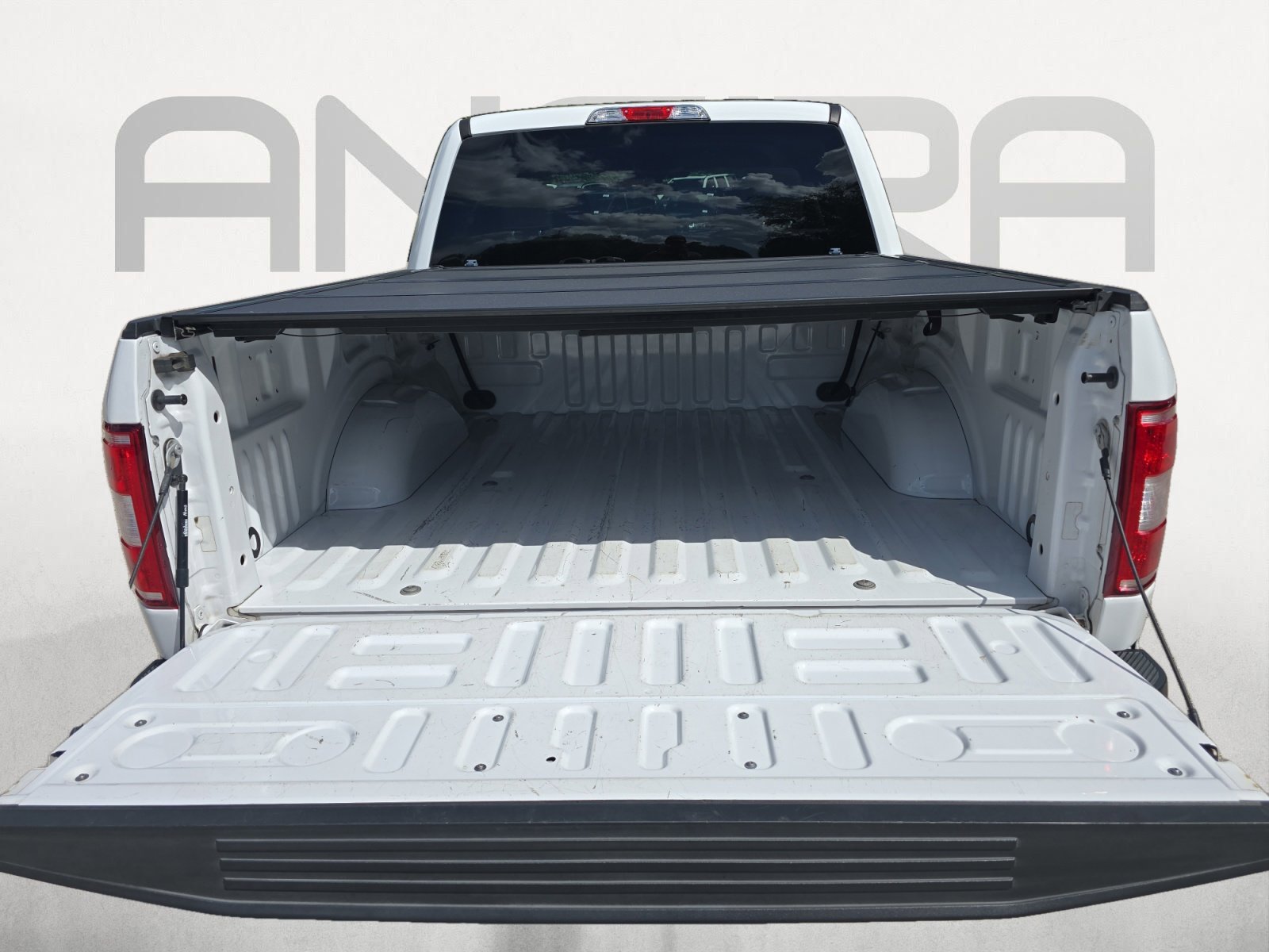 Used 2019 Oxford White Ford XLT image 12