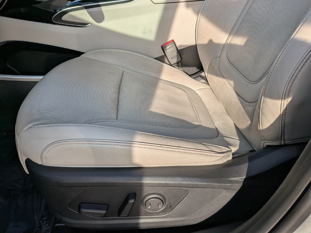 Used 2022 Silver Hyundai Limited image 18