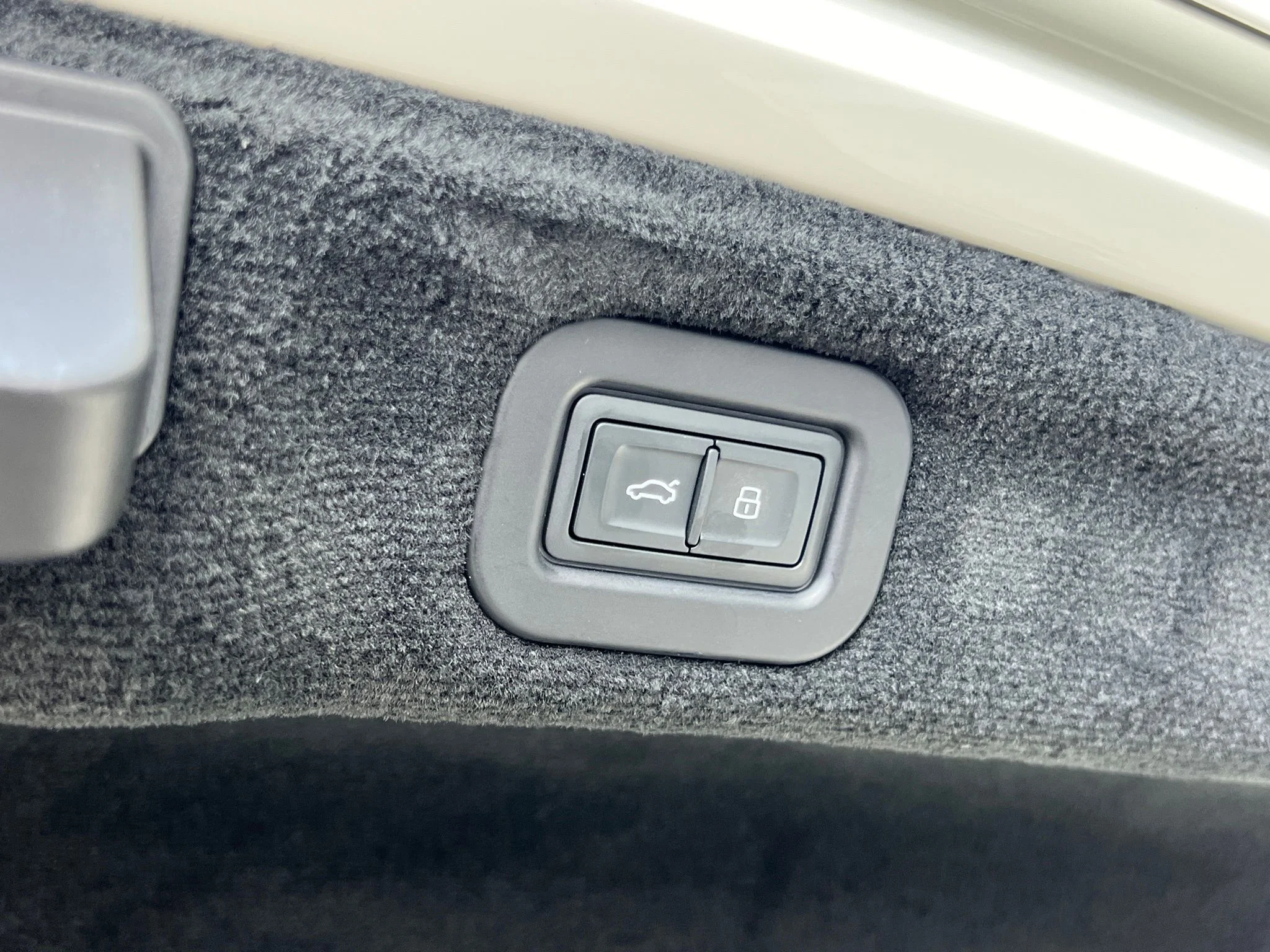 Used 2023  Bentley Speed image 23