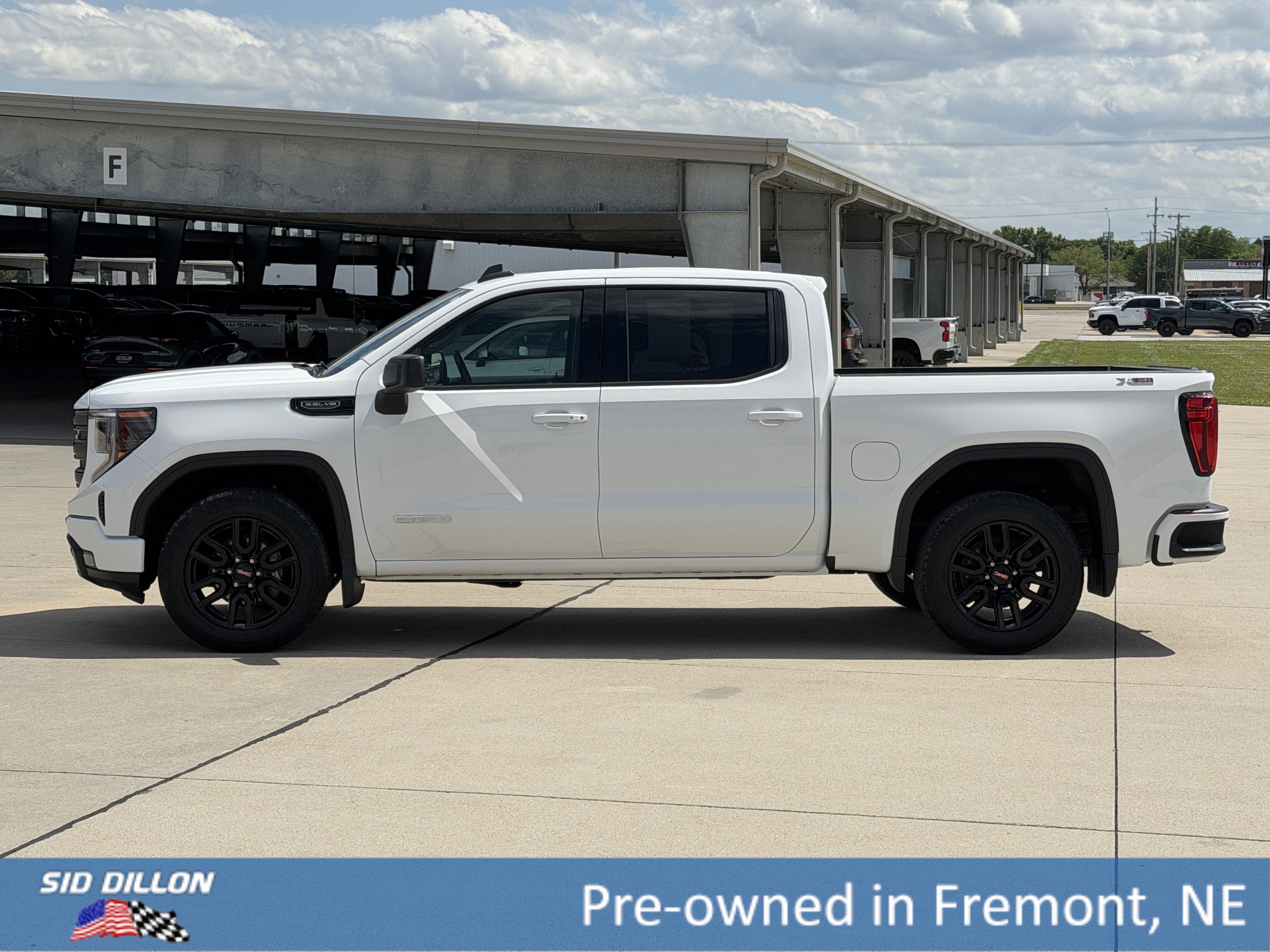 Used 2022 Summit White GMC Elevation image 7