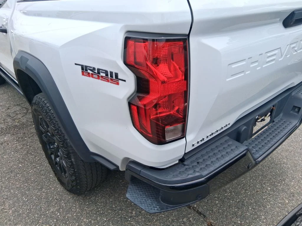 Used 2024 White Chevrolet Trail Boss image 12