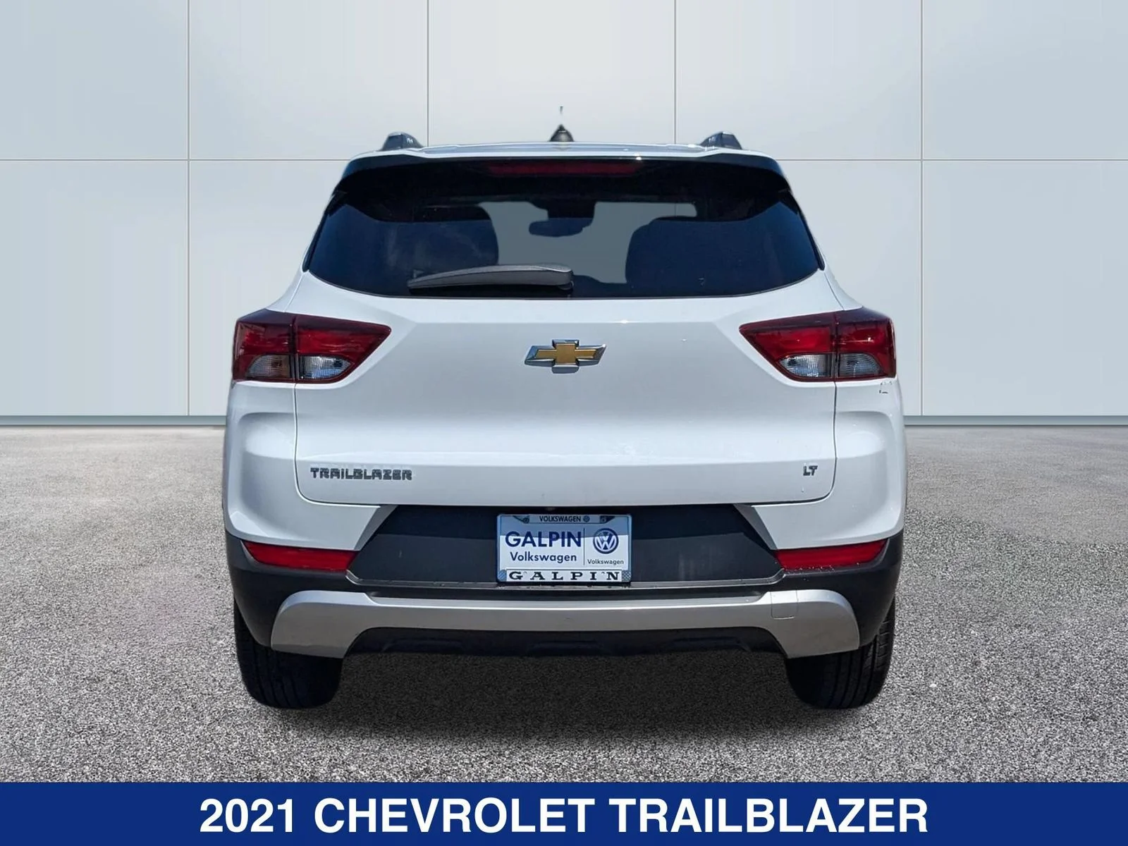 Used 2021 White Chevrolet LT image 4