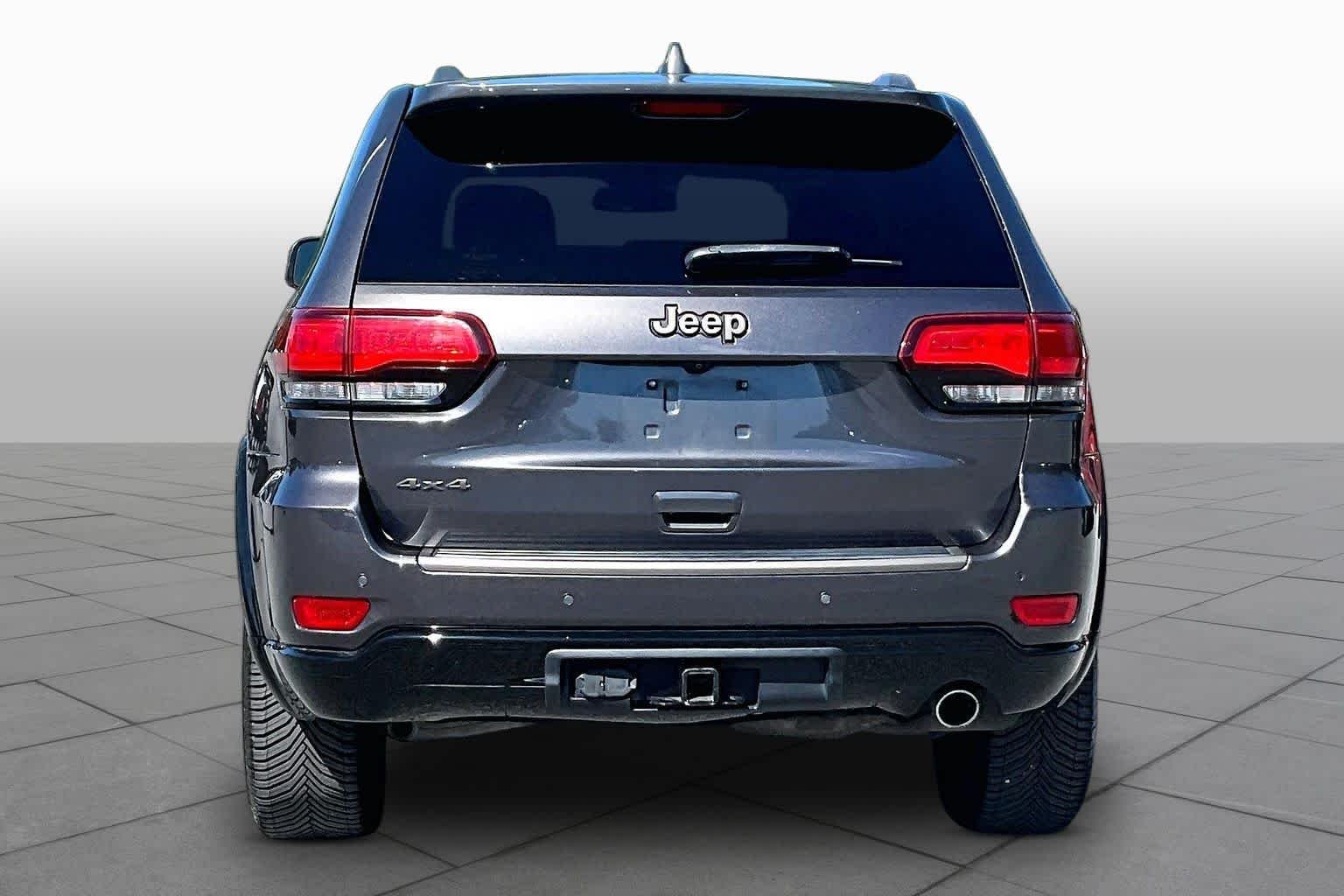 Used 2016 Granite Crystal Metallic Clearcoat Jeep Limited 75th Anniversary image 5