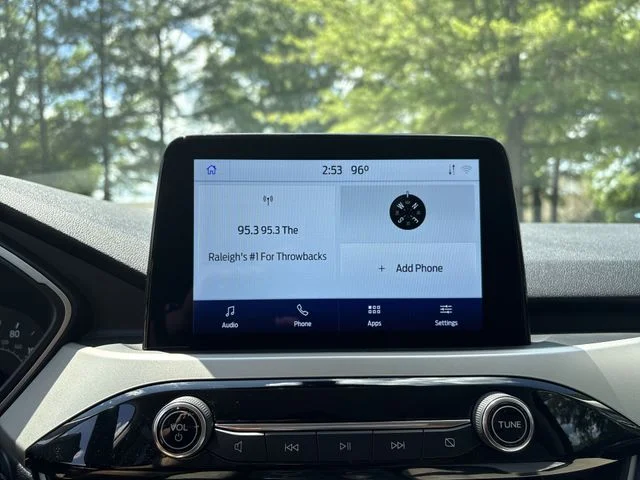 Used 2021 Gray Ford SE image 18