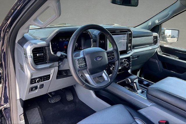 Used 2025 Blue Ford Lariat image 10