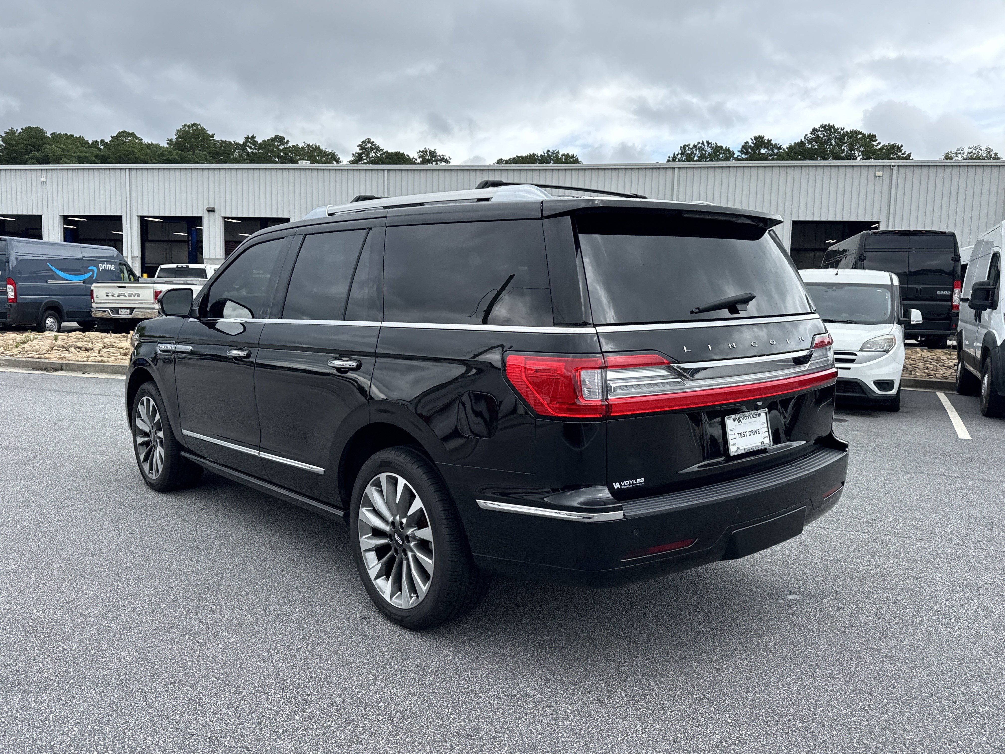 Used 2019 Infinite Black Metallic Lincoln Select image 6