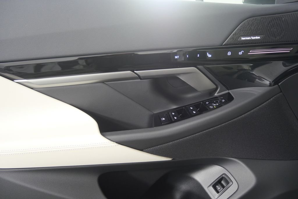 Used 2026 Oxide Grey Metallic BMW 530i xDrive image 9