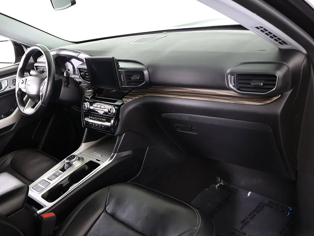 Used 2022 Black Ford Limited image 32