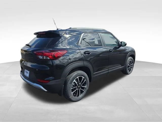 New 2026 Mosaic Black Metallic Chevrolet LT image 5