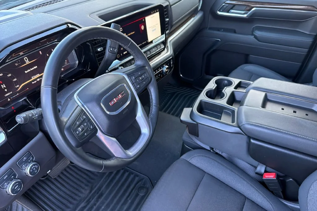 Used 2024 Titanium Rush Metallic GMC Elevation image 12
