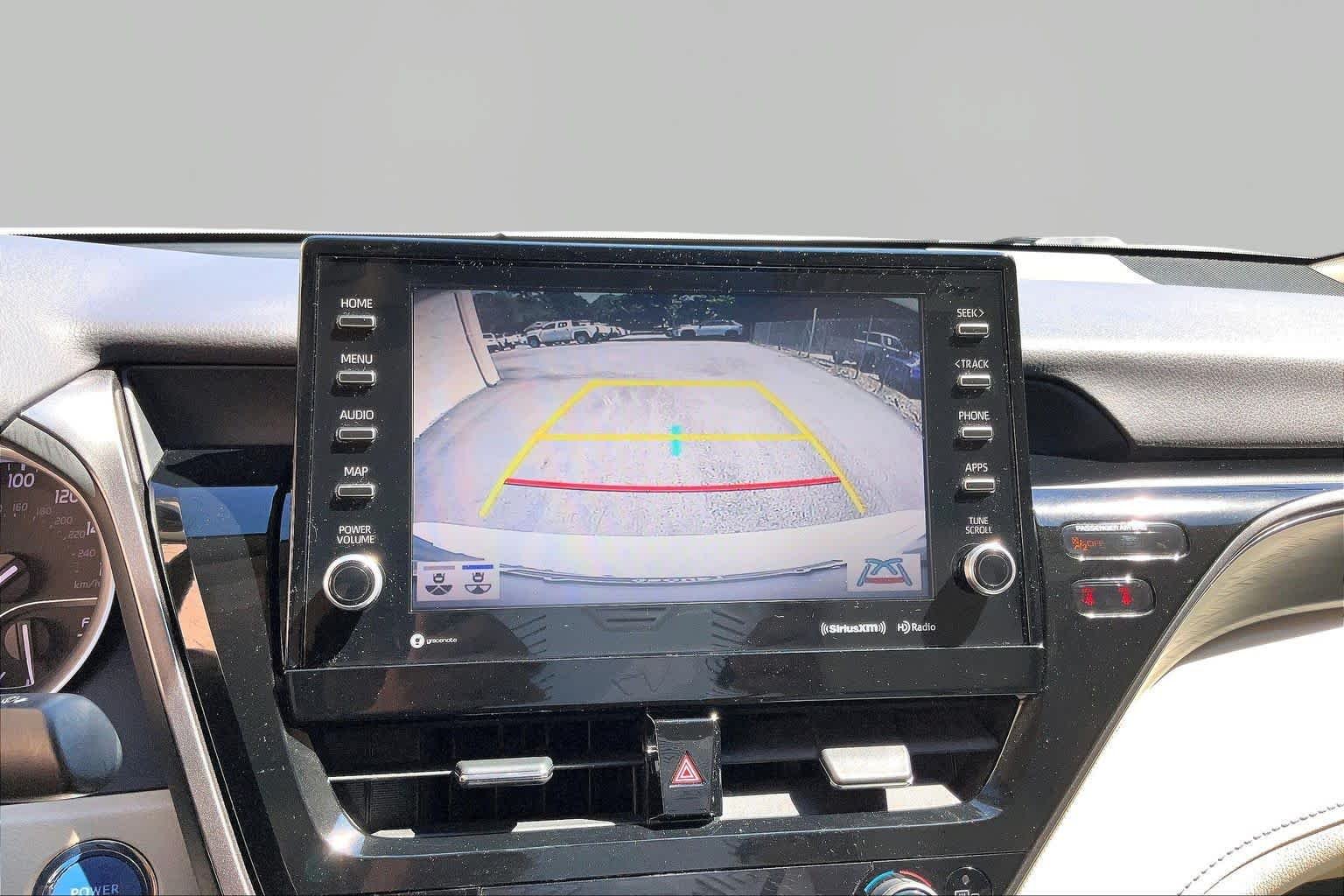 Used 2021 Wind Chill Pearl Toyota Hybrid XLE image 27