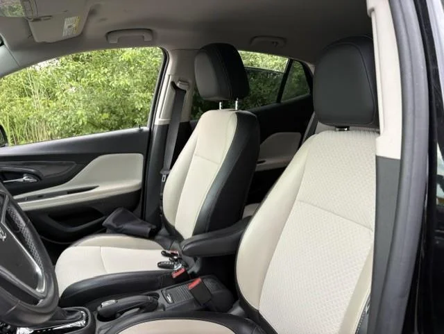 Used 2020 Ebony Twilight Metallic Buick Preferred image 2