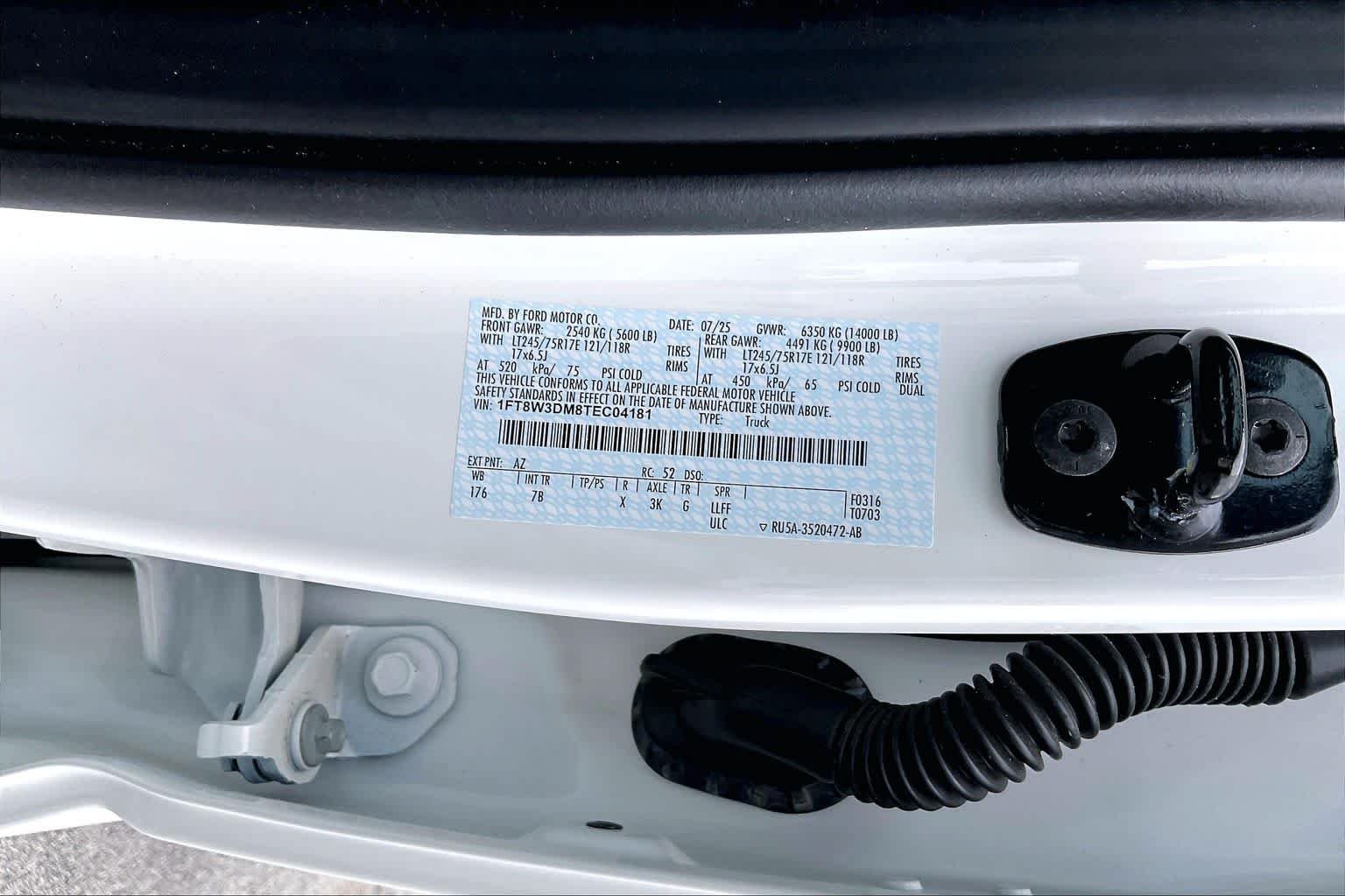 New 2026 Star White Metallic Tri-Coat Ford F-350® Platinum® image 18