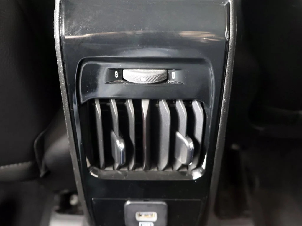 Used 2022 Black Jeep Latitude Lux image 46
