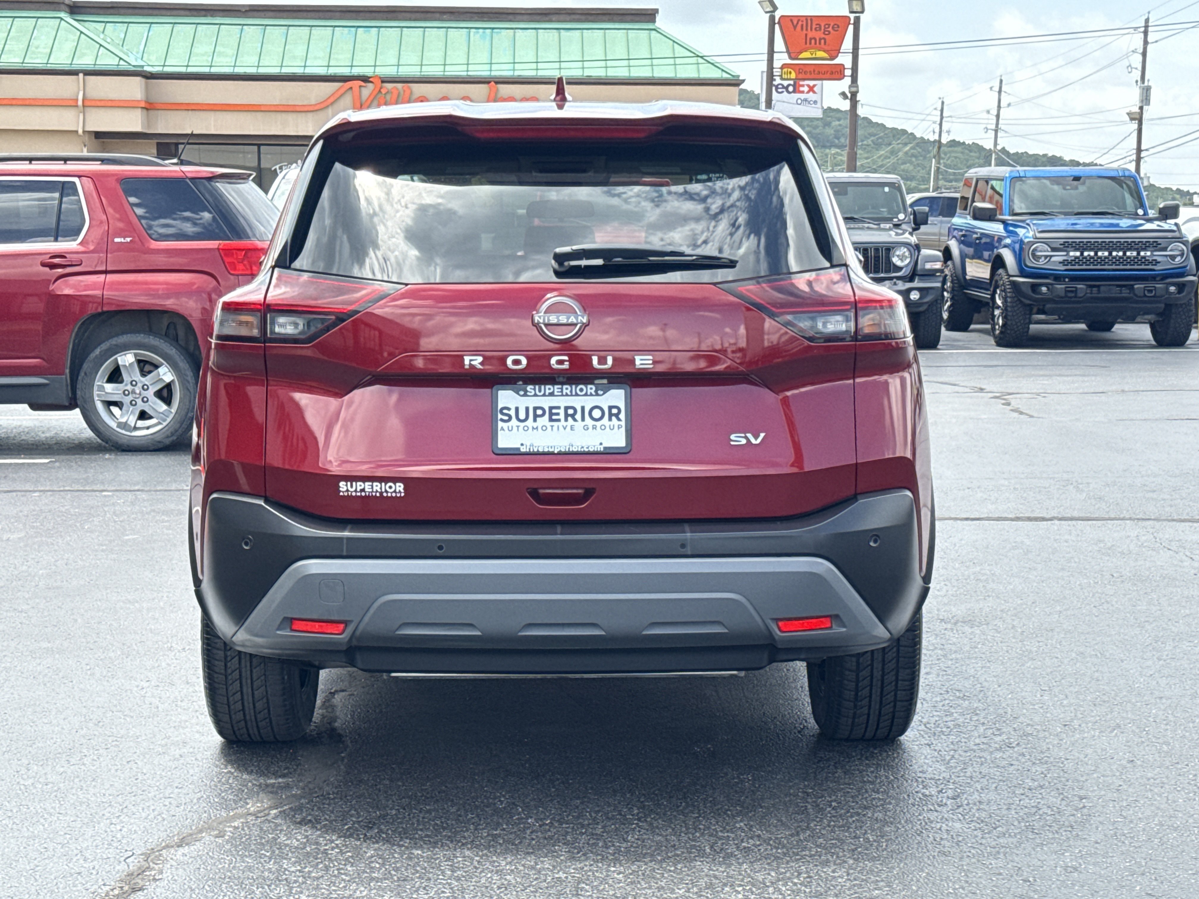 Used 2023 Scarlet Ember Tintcoat Nissan SV image 4