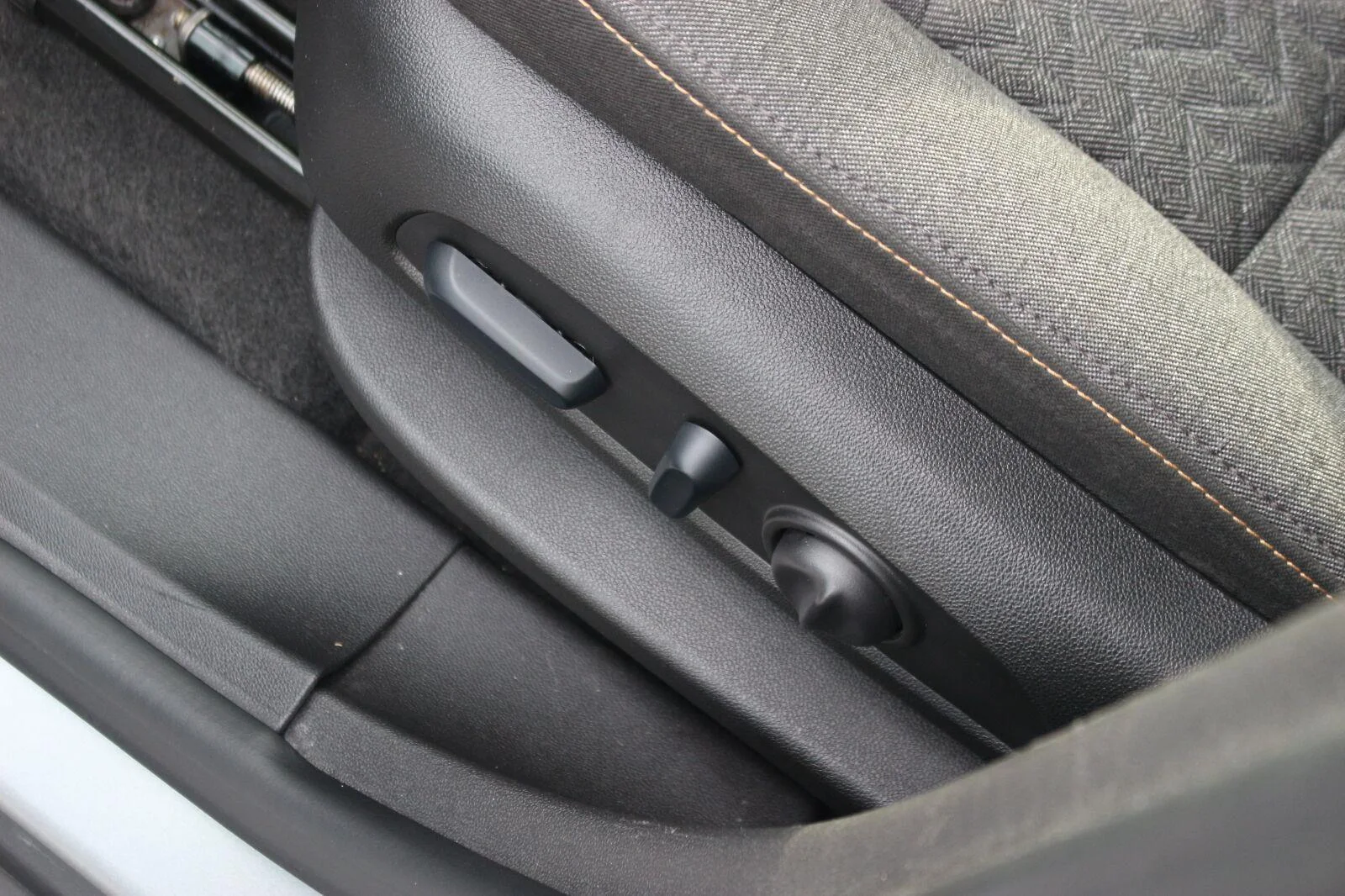 Used 2024 Sterling Gray Metallic Chevrolet LT image 18