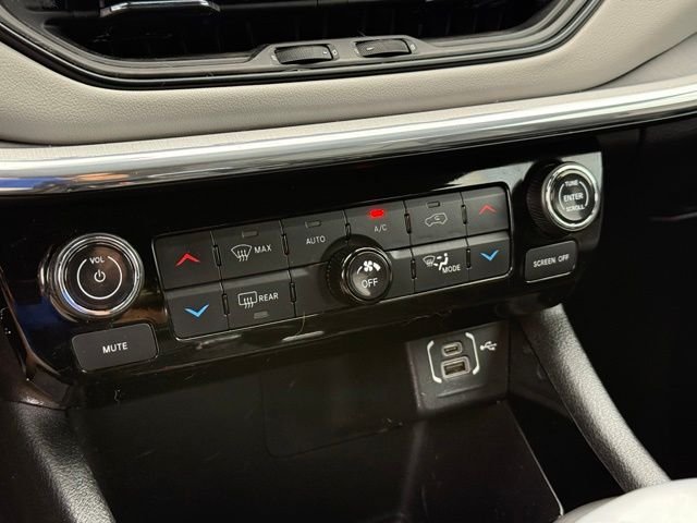 Used 2023 Gray Jeep Limited image 28