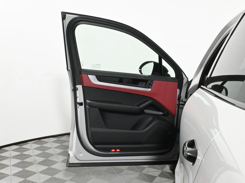 Used 2026  Porsche S image 31