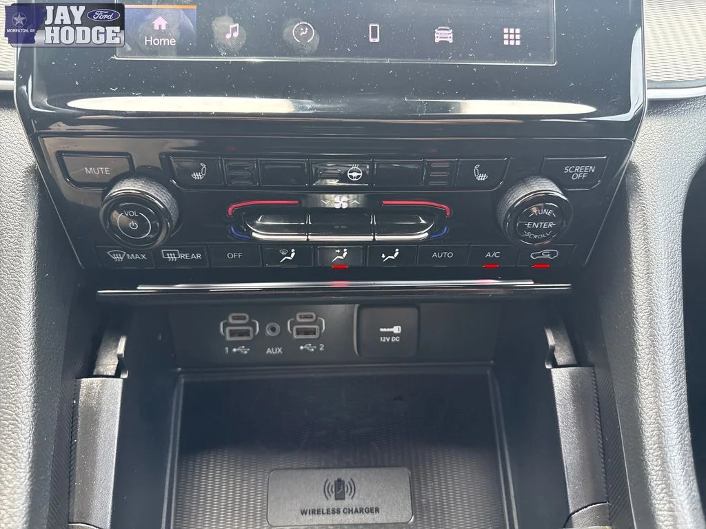 Certified Used 2025 Metallic Jeep Altitude image 19