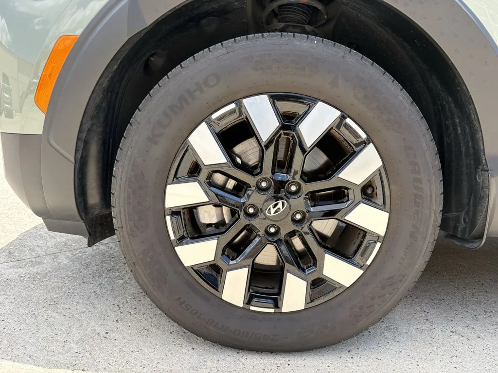 Used 2025 Sage Gray Hyundai SEL image 9
