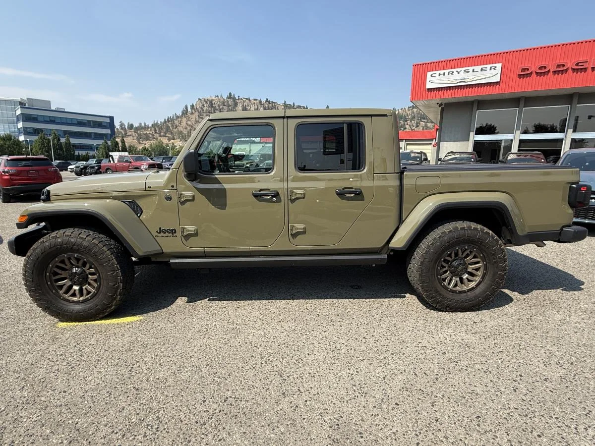 New 2026 41 (pj5) Jeep Sport S image 3