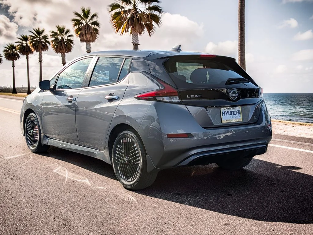 Used 2024 Gray Nissan SV Plus image 7