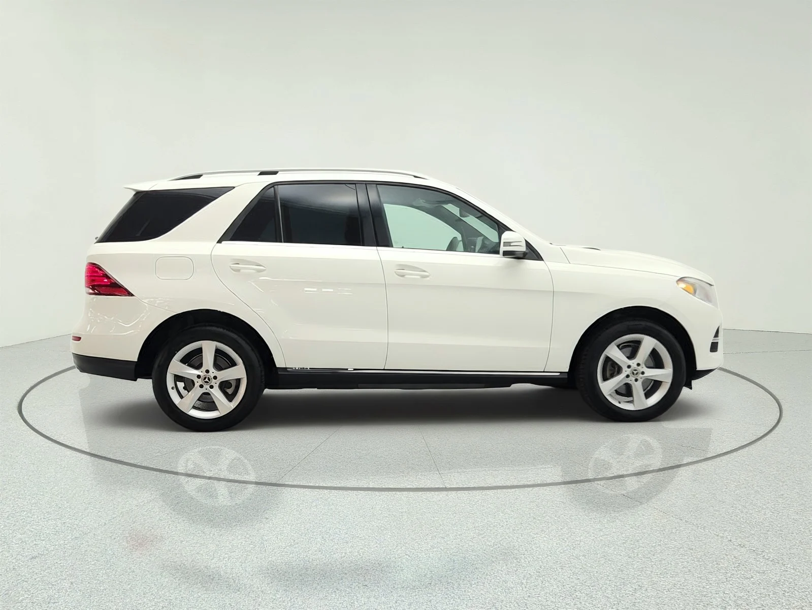 Used 2017 Polar White Mercedes-Benz GLE 350 SUV image 4