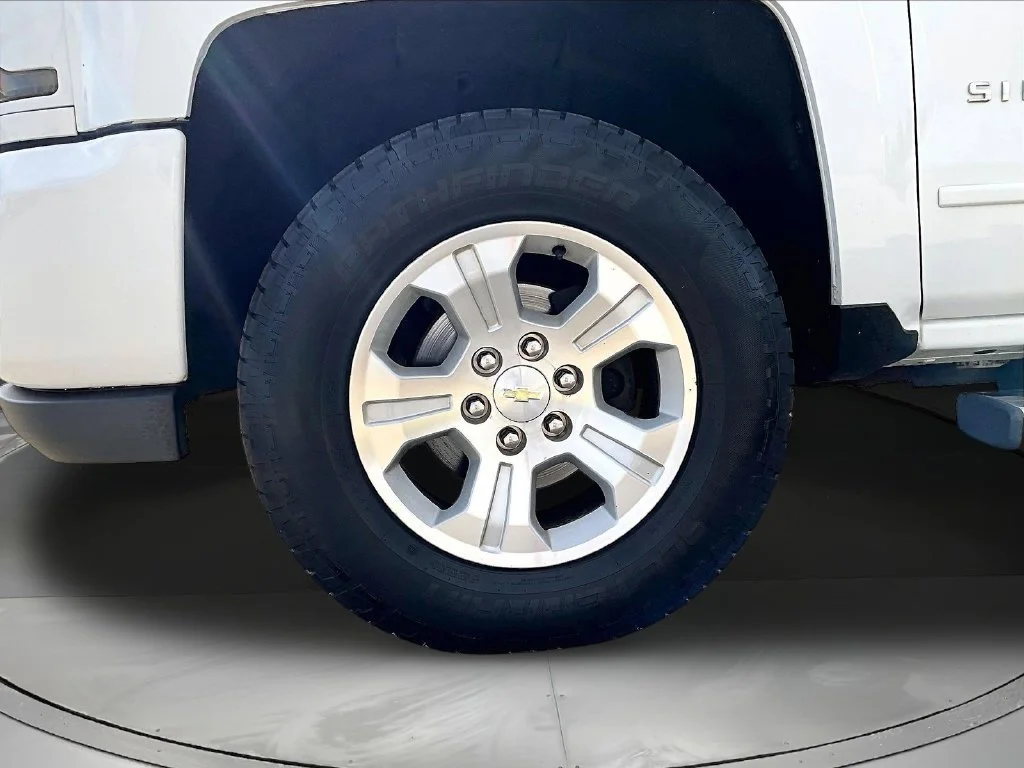 Used 2017 White Chevrolet LT image 36