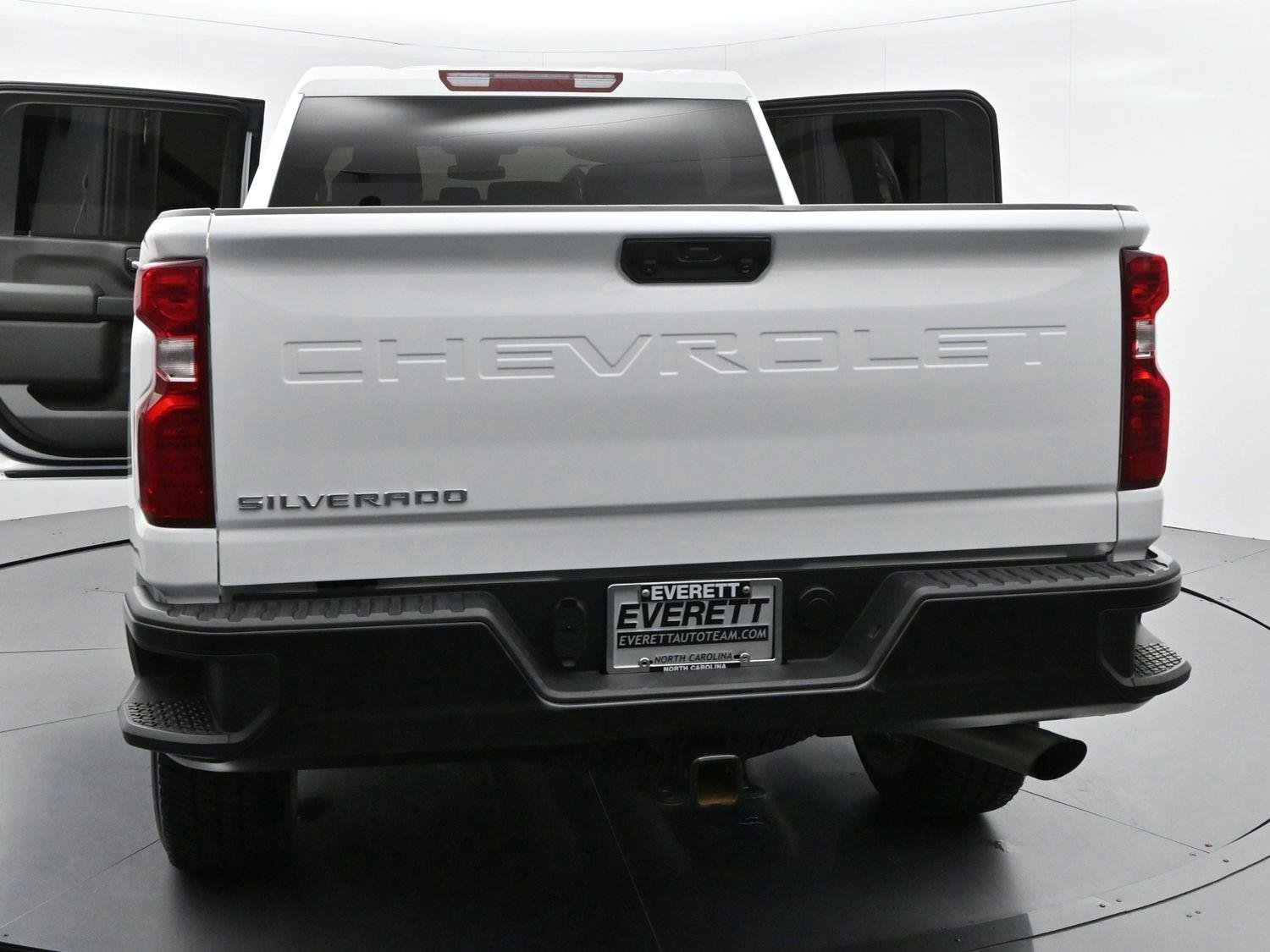 Used 2025 Summit White Chevrolet WT image 38