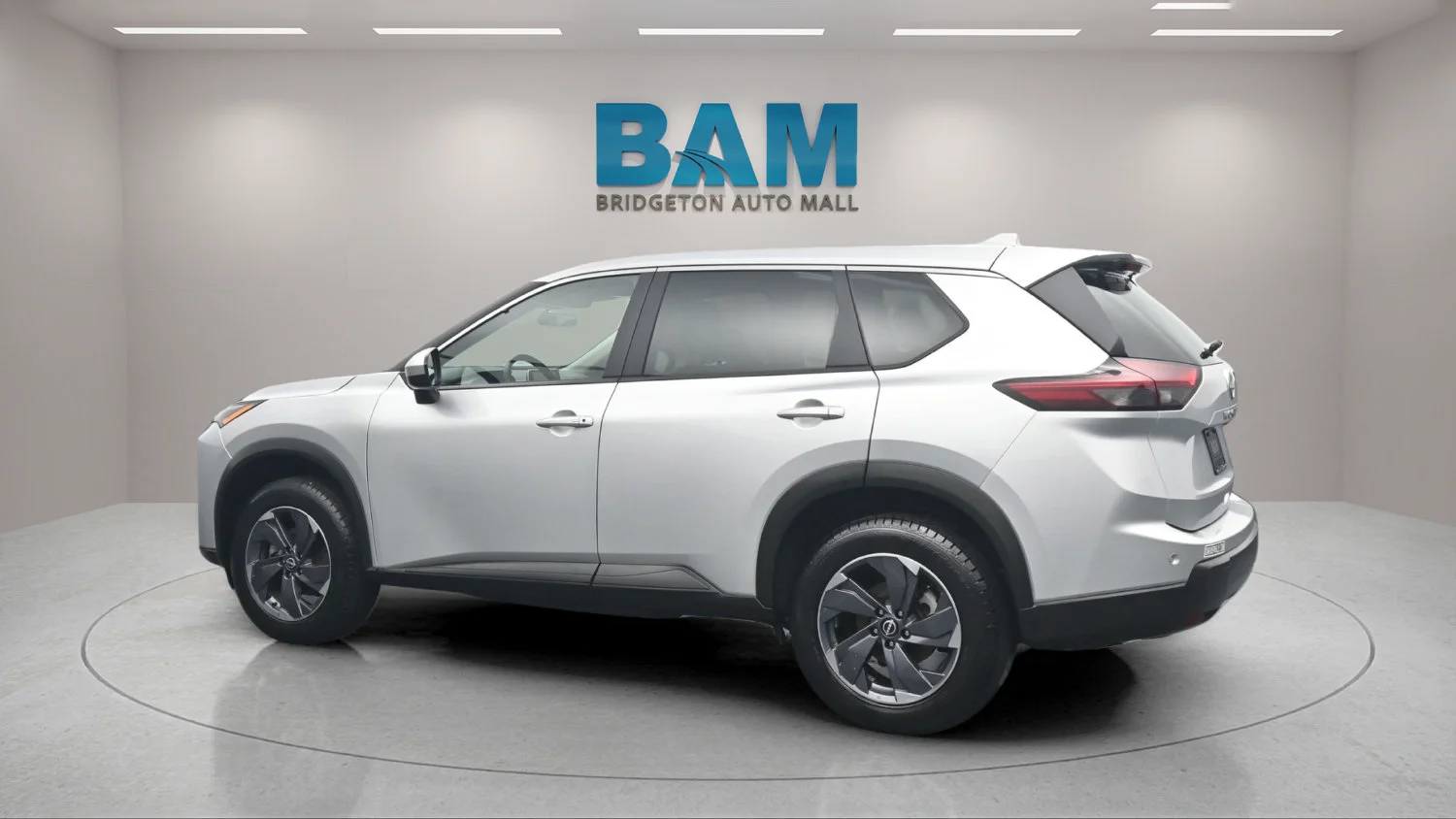 Used 2025 Silver Nissan SV image 3