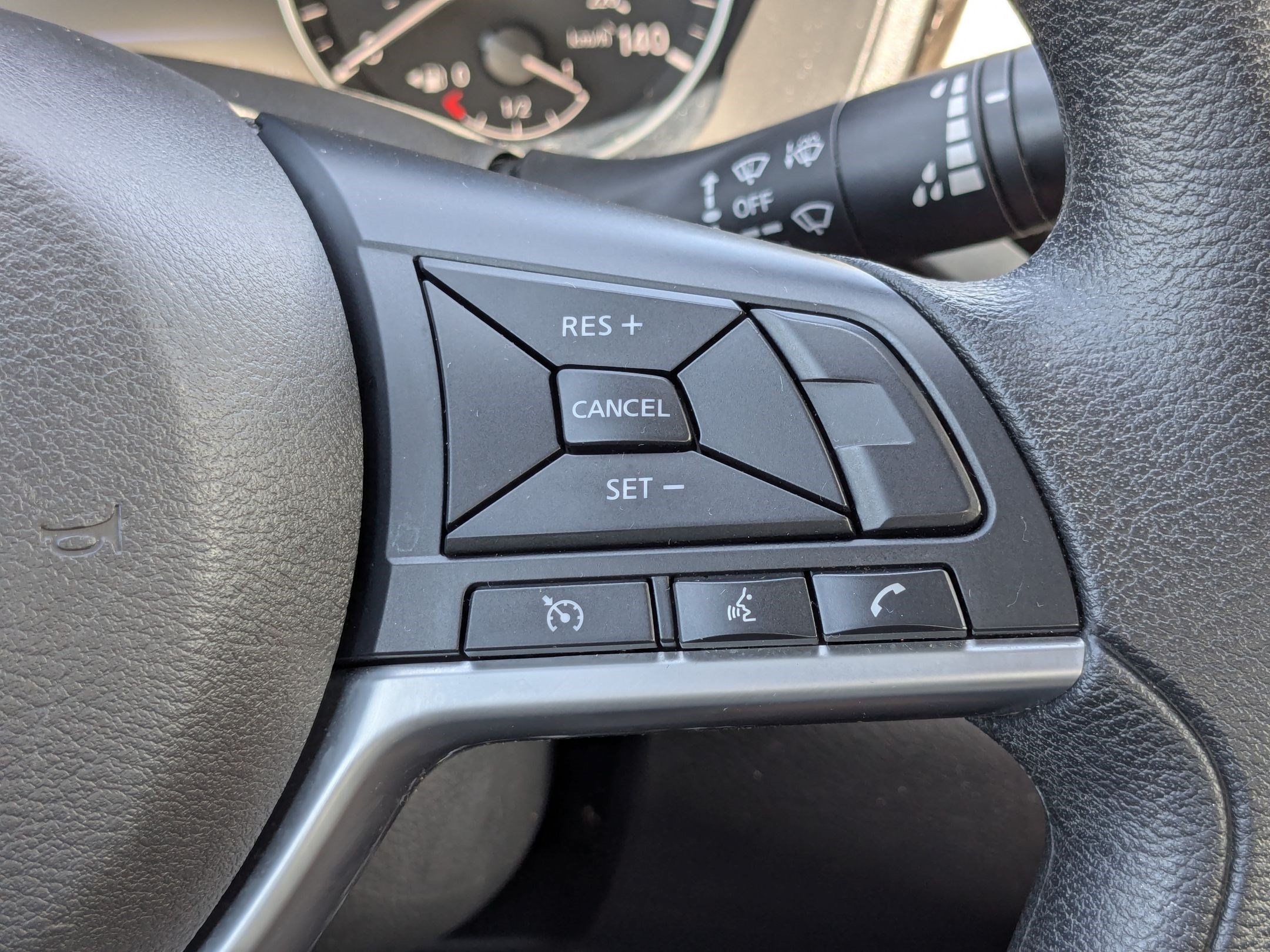 Used 2025 Glacier White Nissan SV image 19