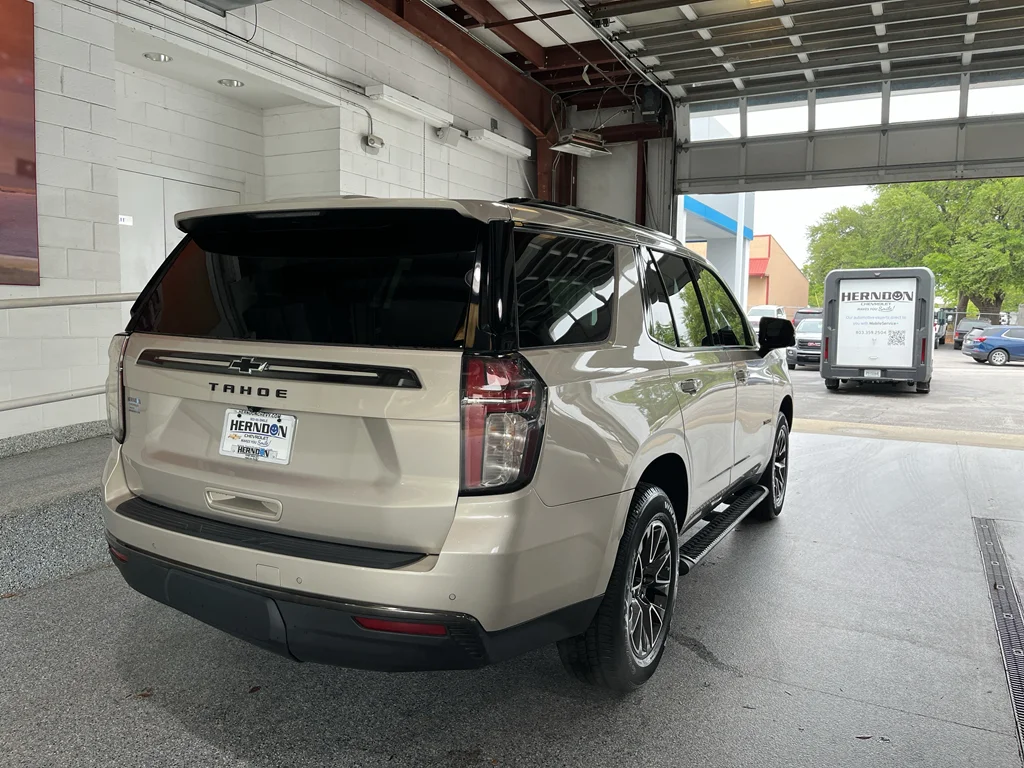 Used 2022 Empire Beige Metallic Chevrolet Z71 image 12