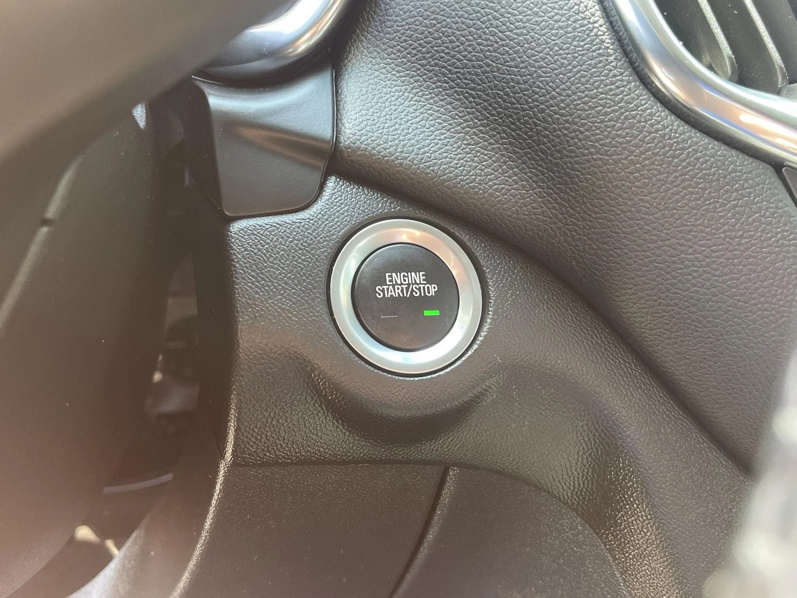 Used 2024 Summit White Chevrolet LT image 18
