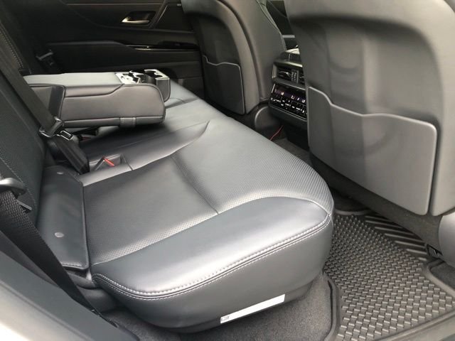 New 2026 White Pearl Lexus 600 Luxury image 12