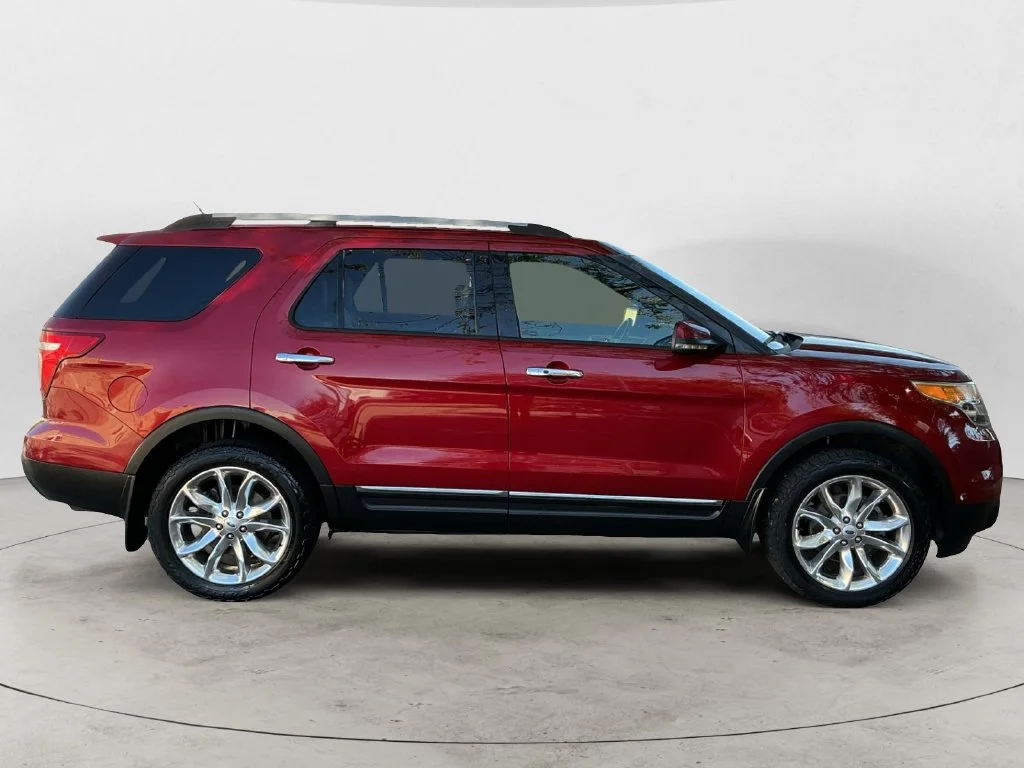 Used 2013 Red Ford Limited image 2
