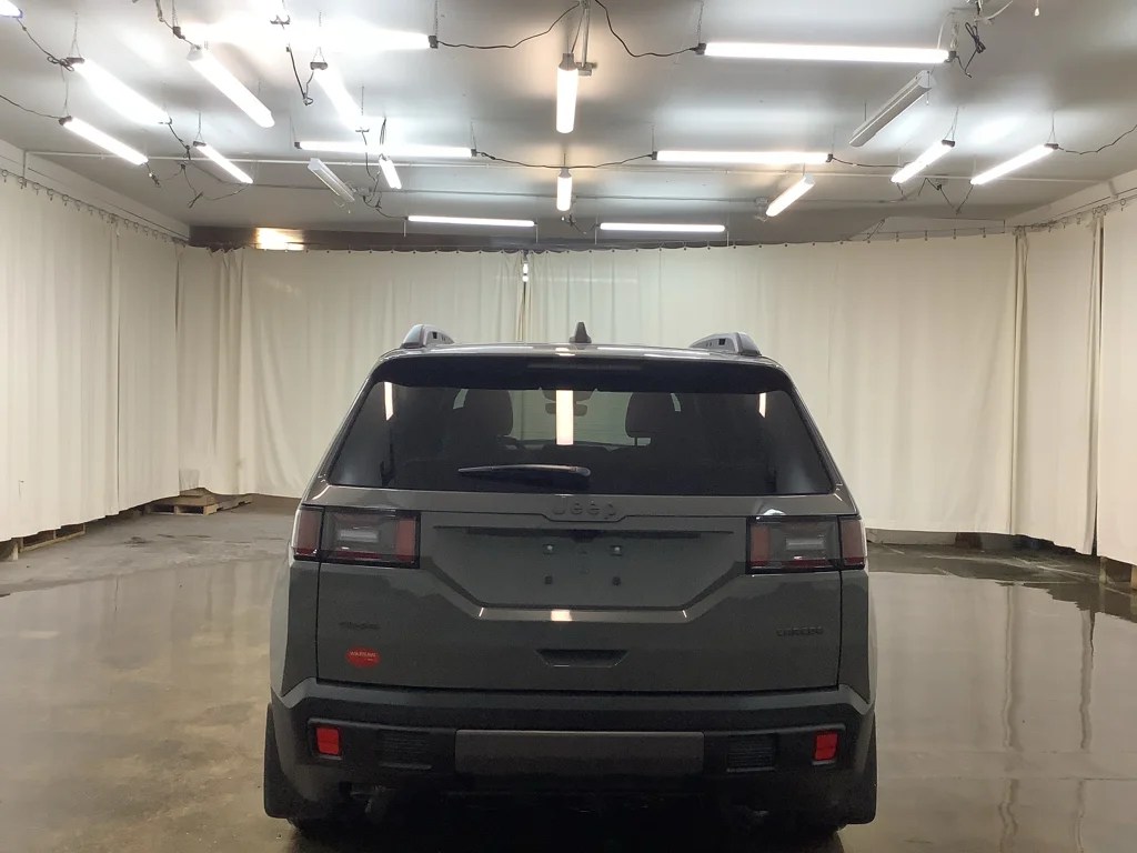 New 2026 Sting-Gray Clear-Coat Exterior Paint Jeep  image 6