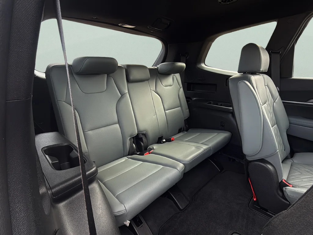 Used 2024 Jungle Green Kia EX X-Line image 32
