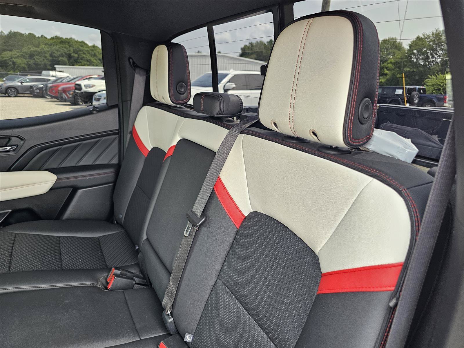2023 GMC Canyon AT4X - Photo 33