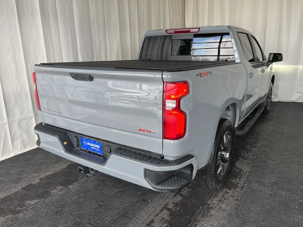 Used 2025 Gray Chevrolet RST image 26