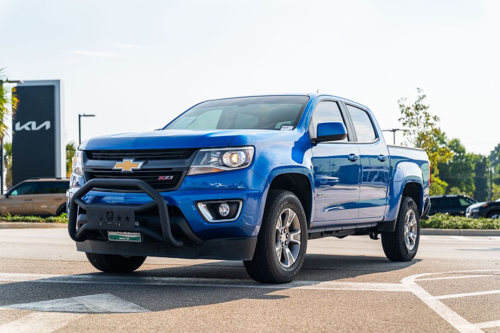 Used 2018 Blue Chevrolet Z71 image 3