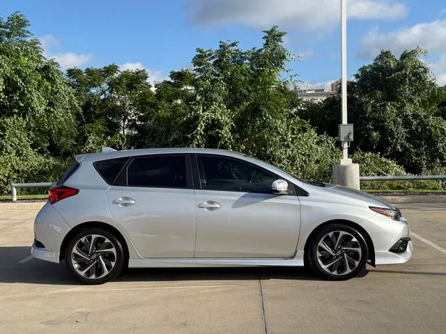 Used 2016 Classic Silver Metallic Scion Base image 5