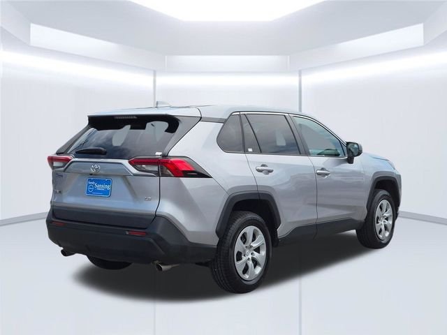 Used 2022 Silver Toyota LE image 6