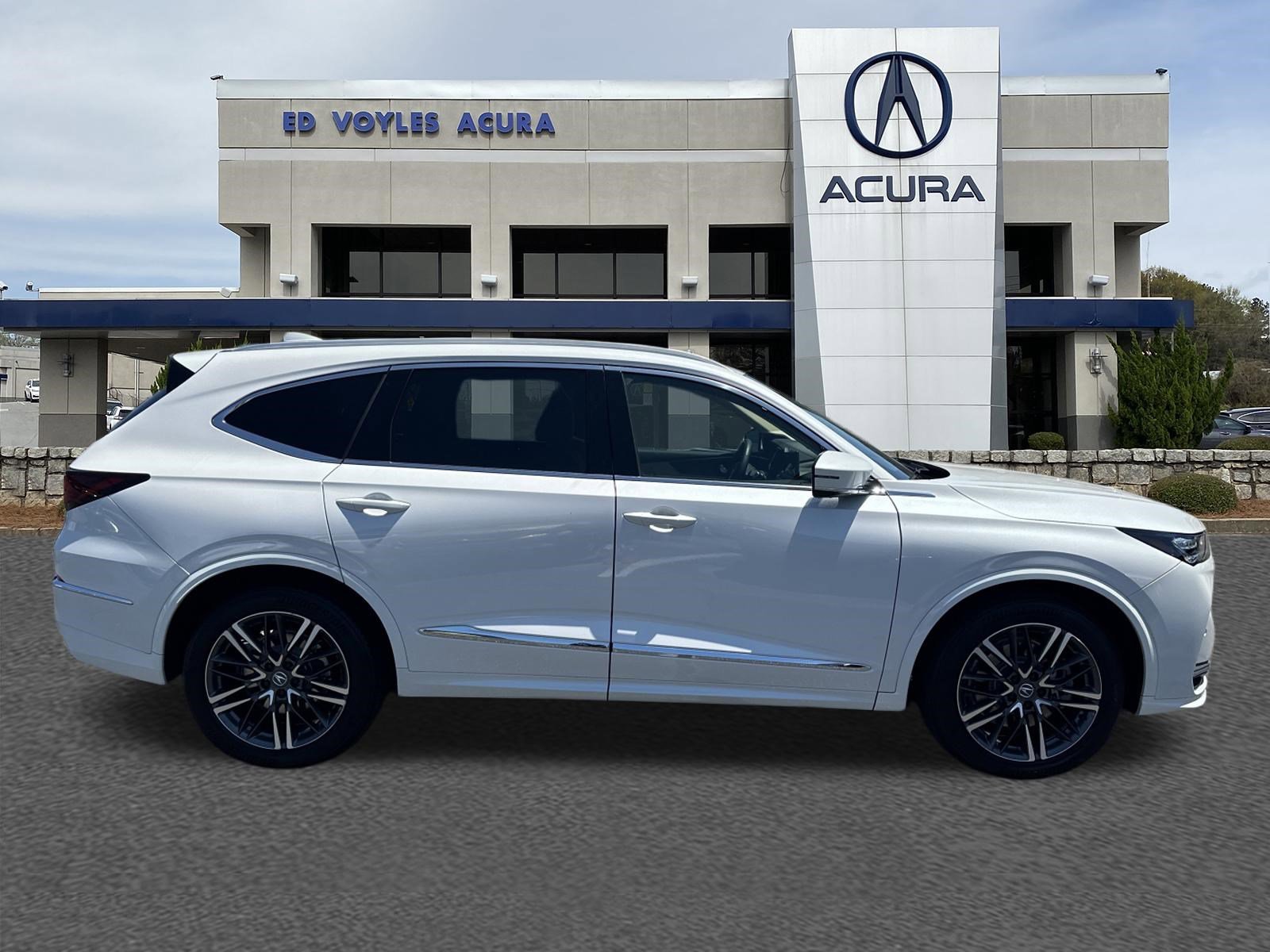 Certified Used 2025 Platinum White Pearl Acura w/Advance Package image 4
