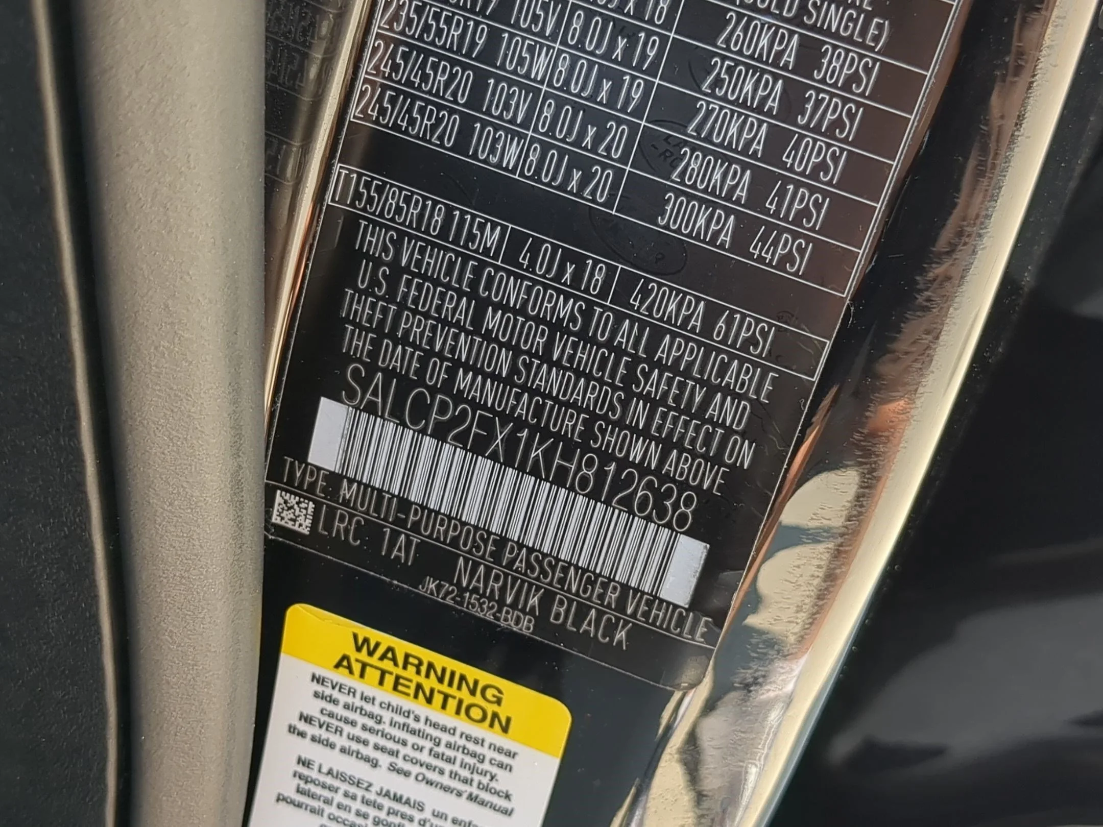 Used 2019 Narvik Black Land Rover SE image 30