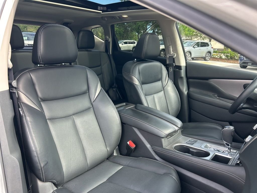 Used 2024 Silver Nissan SL image 44
