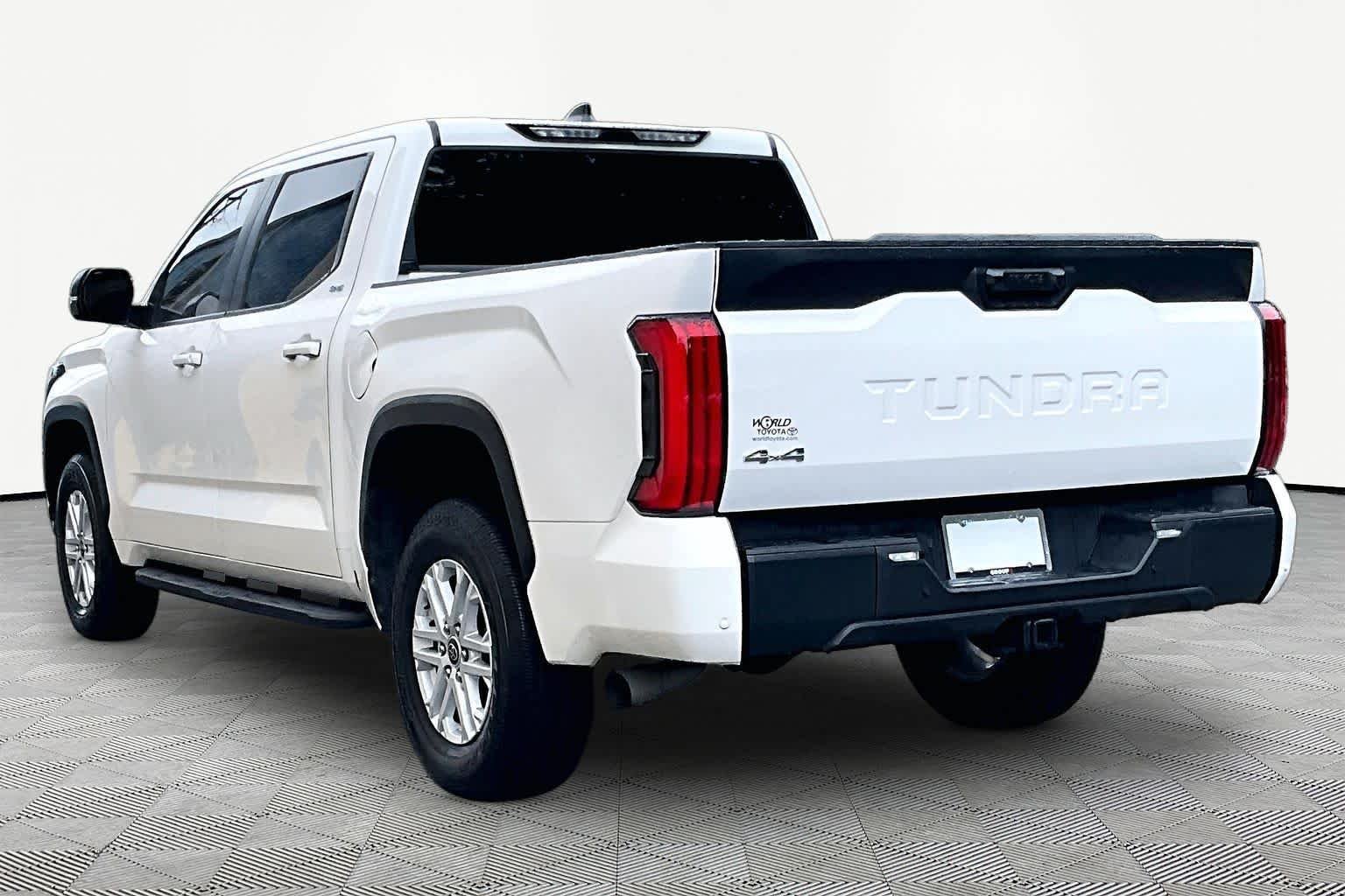 Used 2024 Ice Cap Toyota SR5 image 12
