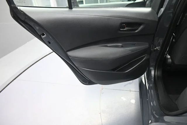 Used 2024  Toyota LE image 18