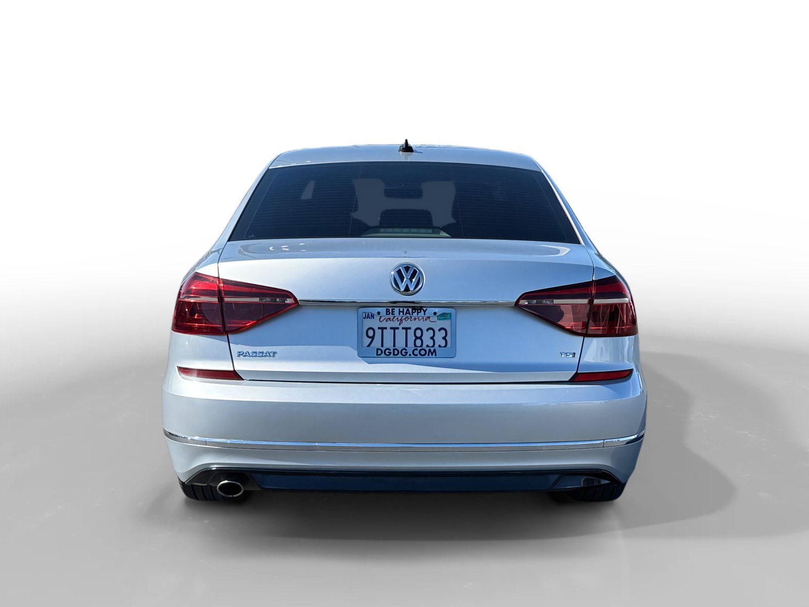 Used 2017 Reflex Silver Metallic Volkswagen 1.8T R-Line image 4